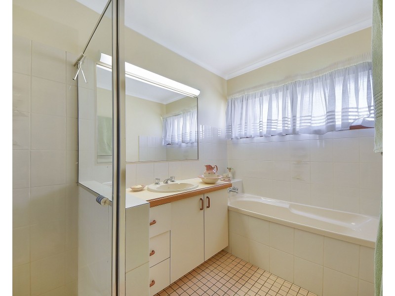 20 Mountain View Court, Samford Valley QLD 4520