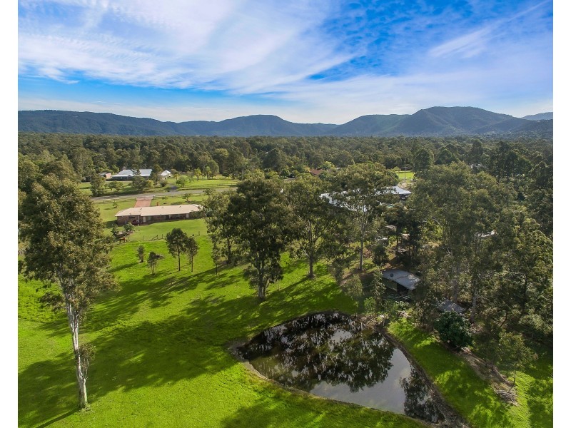 20 Mountain View Court, Samford Valley QLD 4520