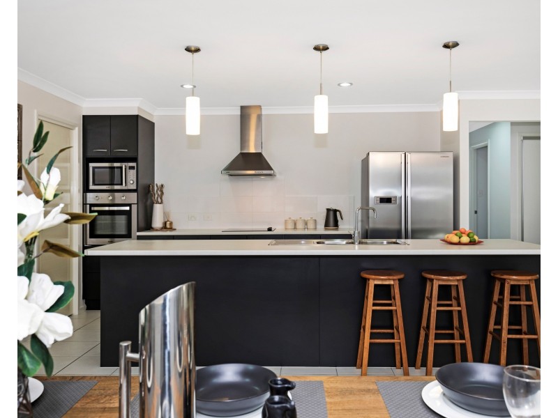 6 Bellbird Court, Cedar Creek QLD 4520