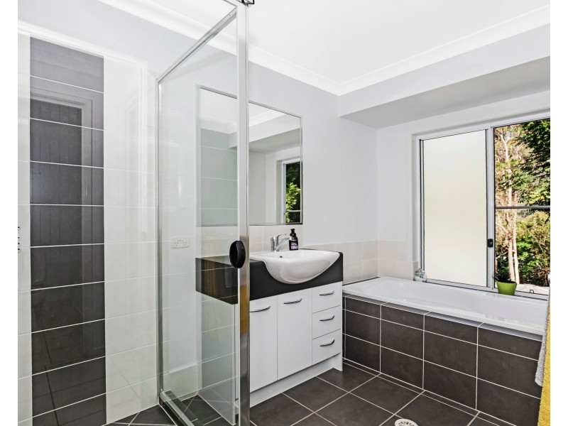 6 Bellbird Court, Cedar Creek QLD 4520