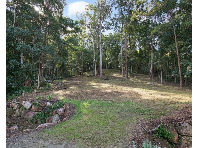 6 Bellbird Court, Cedar Creek QLD 4520