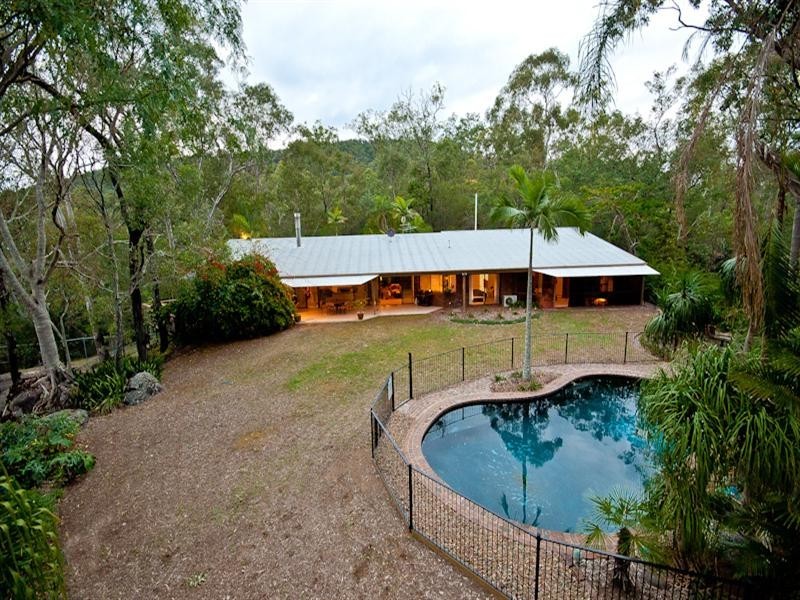 18 Nullamanna Road, Samford QLD 4520