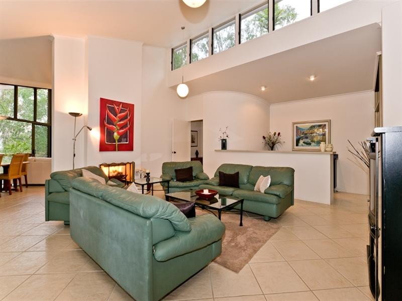 18 Nullamanna Road, Samford QLD 4520