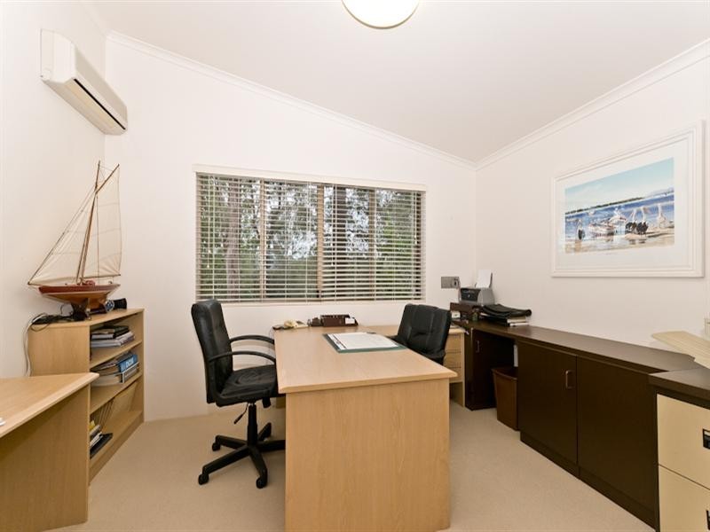 18 Nullamanna Road, Samford QLD 4520