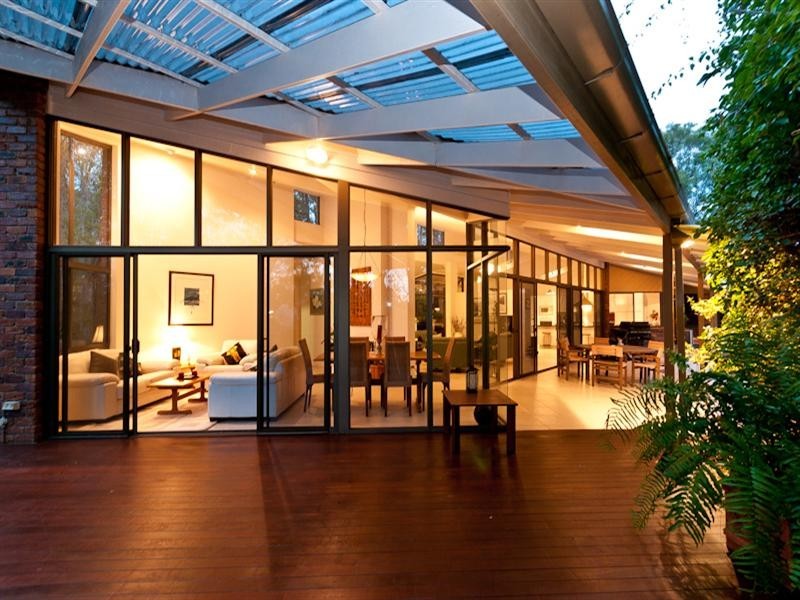 18 Nullamanna Road, Samford QLD 4520