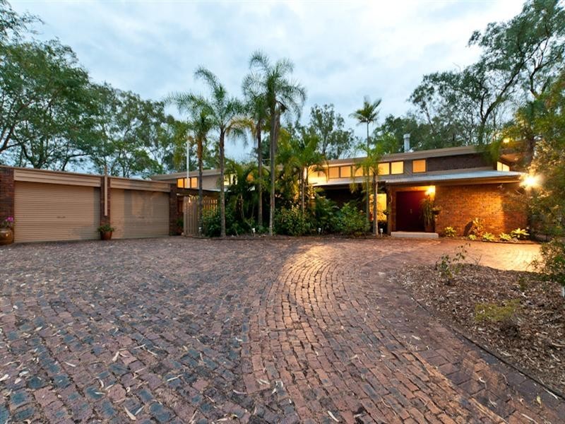18 Nullamanna Road, Samford QLD 4520