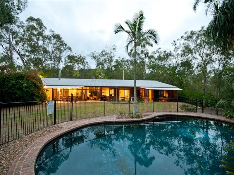 18 Nullamanna Road, Samford QLD 4520