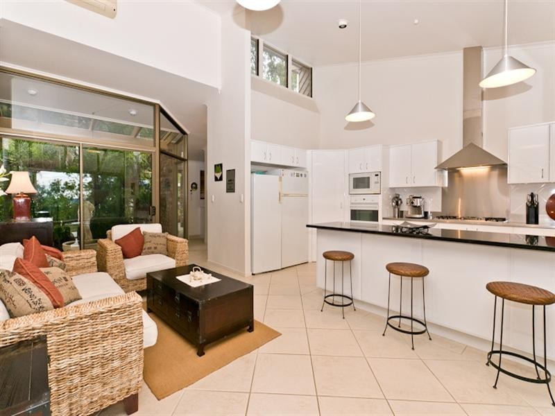 18 Nullamanna Road, Samford QLD 4520