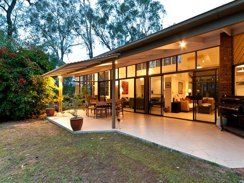 18 Nullamanna Road, Samford QLD 4520