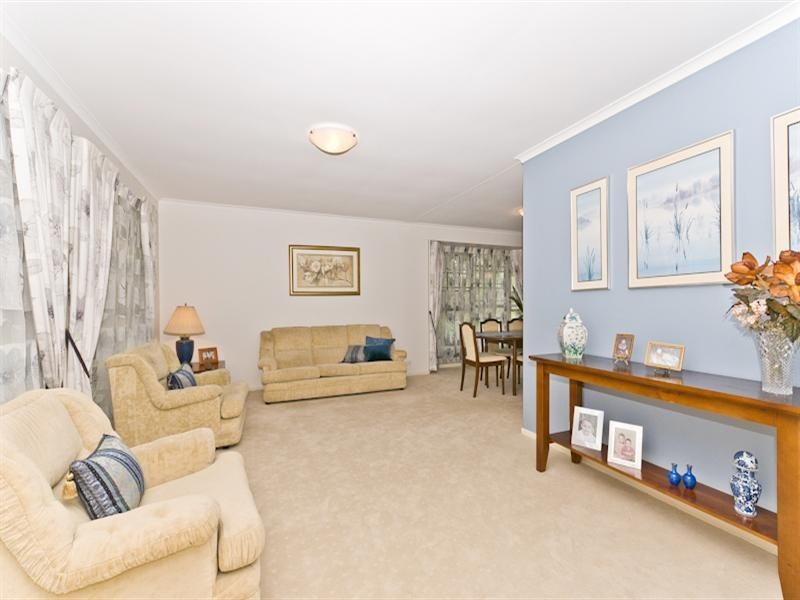 11 Barker Street, Cashmere QLD 4500