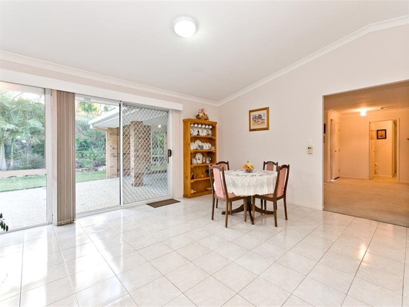8 Denniston Court, Clear Mountain QLD 4500