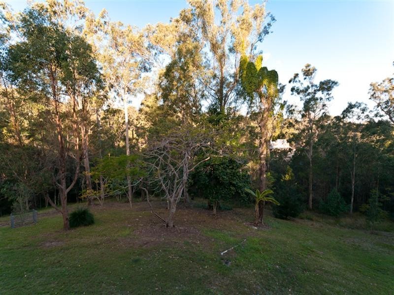 8 Denniston Court, Clear Mountain QLD 4500