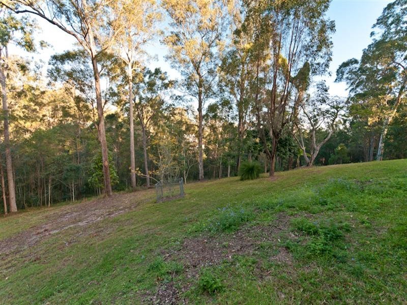 8 Denniston Court, Clear Mountain QLD 4500