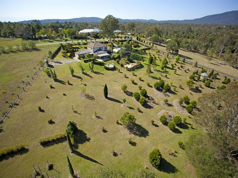 4 Riverine Court, Samford QLD 4520