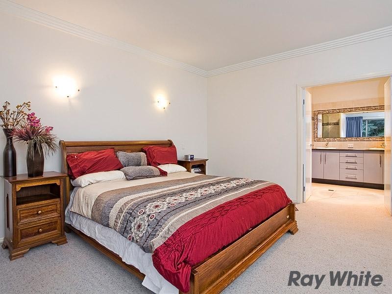 7 Dressage Close, Samford QLD 4520