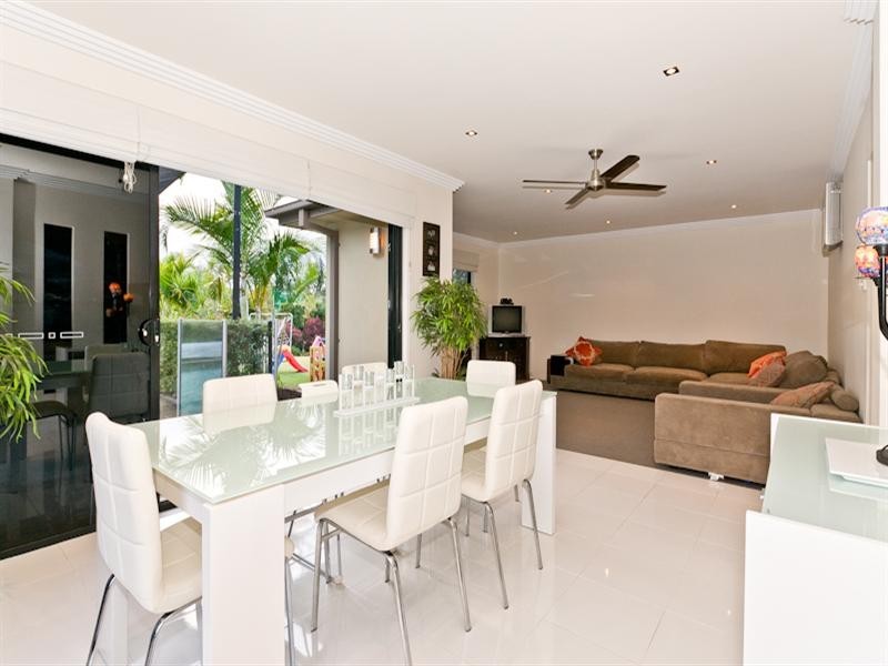 2 Chalmers Court, Samford QLD 4520