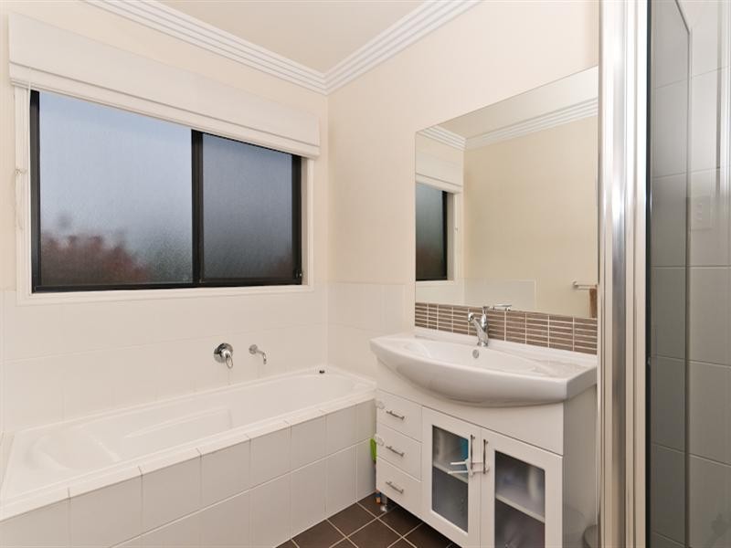 2 Chalmers Court, Samford QLD 4520