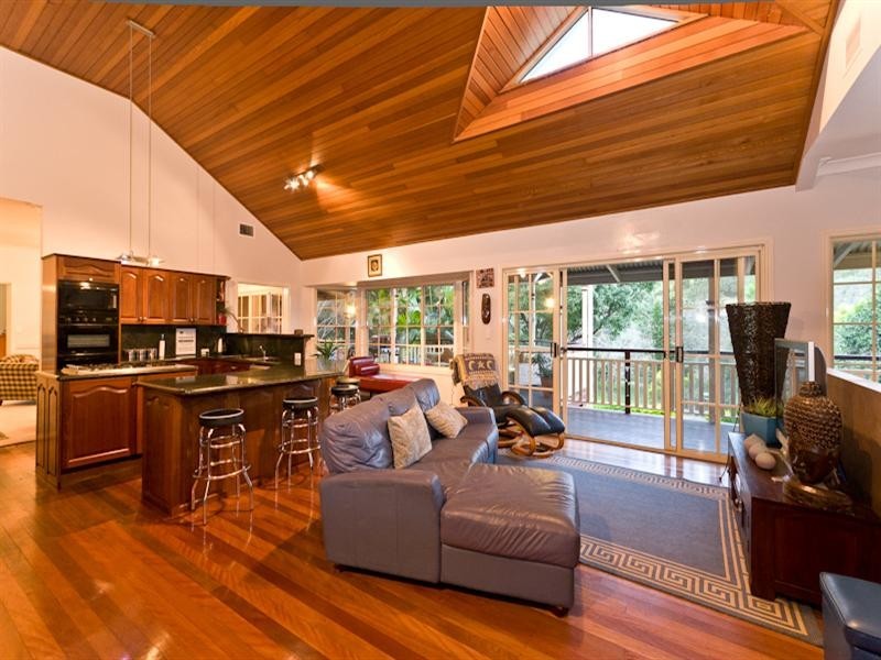 48 Honeywood Court, Samford QLD 4520