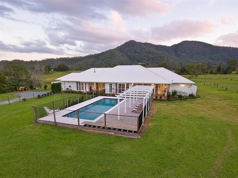 6 Horseshoe Court, Samford QLD 4520