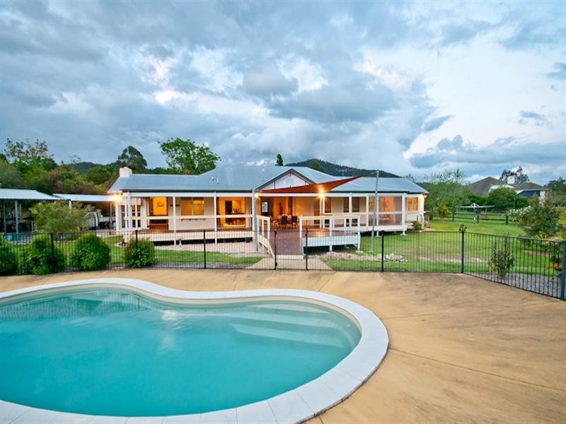 32 Castlewood Court, Samford QLD 4520