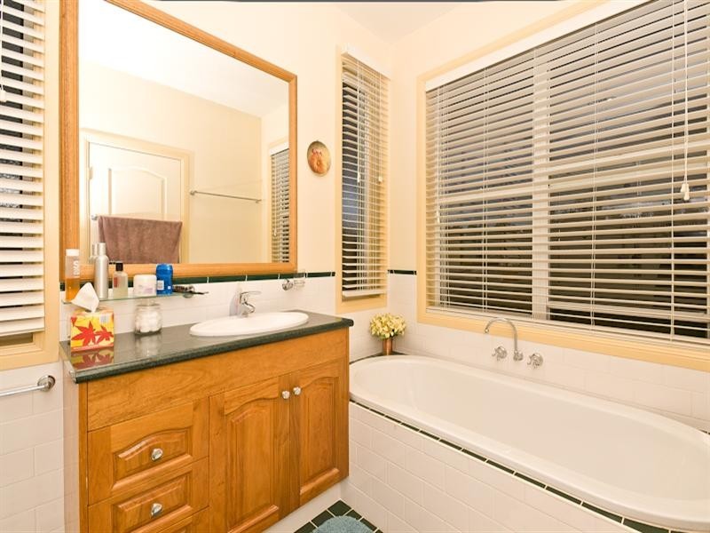 32 Castlewood Court, Samford QLD 4520