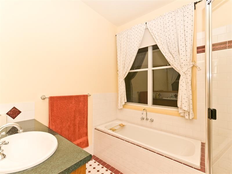 32 Castlewood Court, Samford QLD 4520