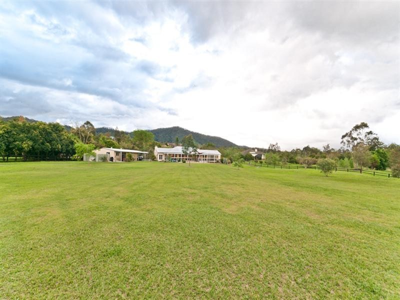 32 Castlewood Court, Samford QLD 4520