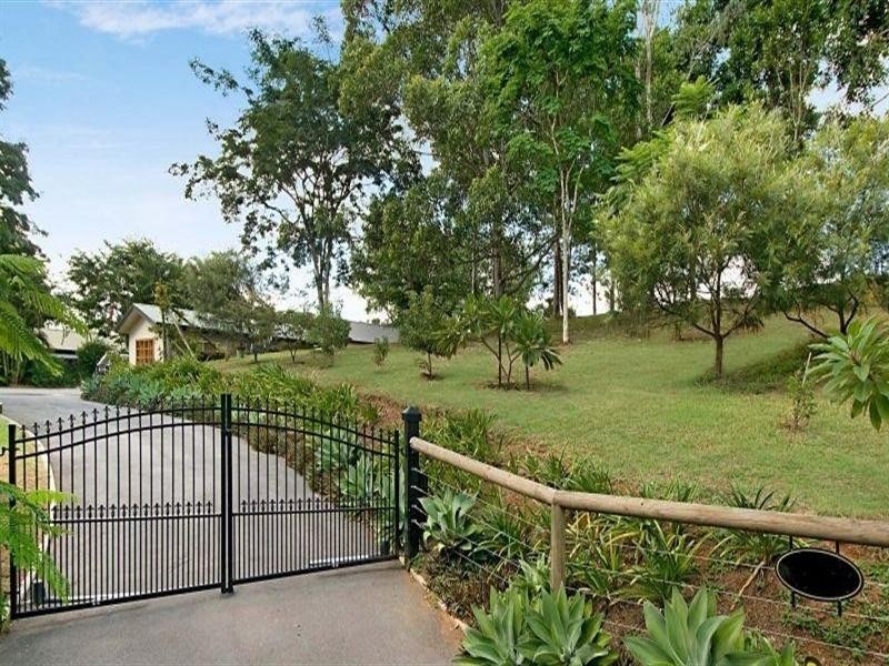 133A Camfin Road, Clear Mountain QLD 4500