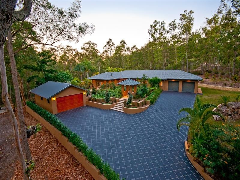 10 Henry Court, Cashmere QLD 4500