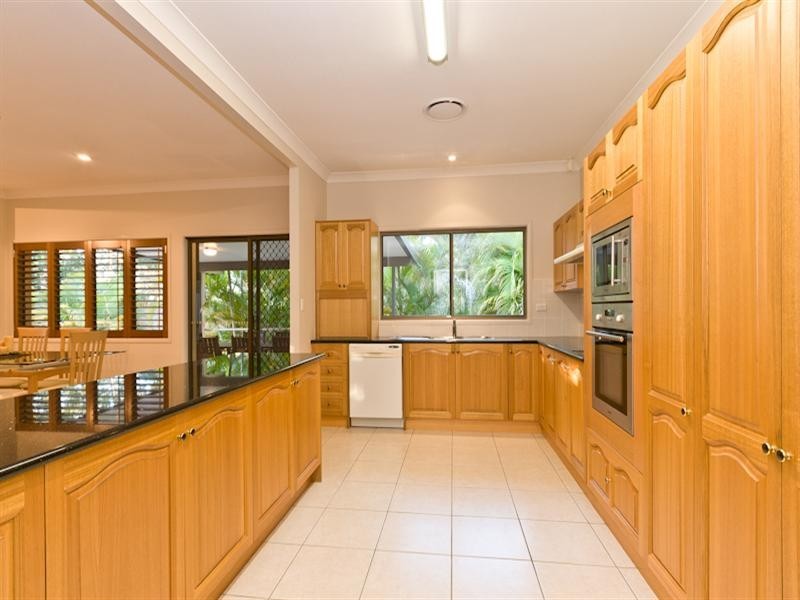 10 Henry Court, Cashmere QLD 4500