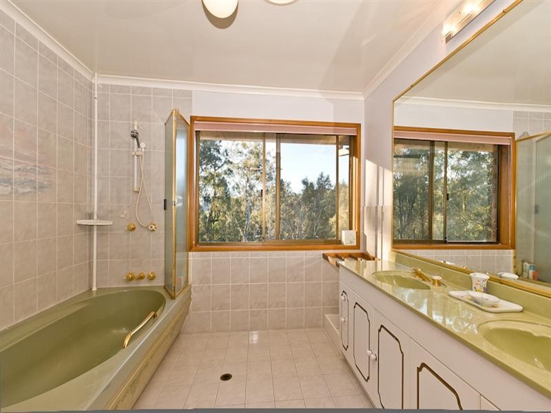 4 Mangifera Close, Wights Mountain QLD 4520