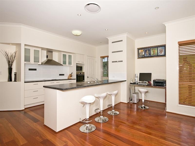 2 Ascot Crescent, Samford QLD 4520