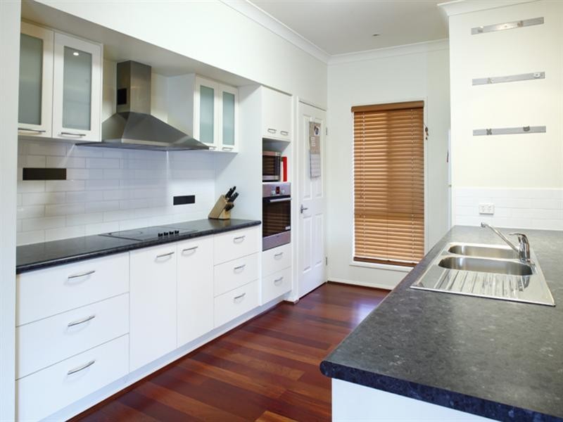 2 Ascot Crescent, Samford QLD 4520