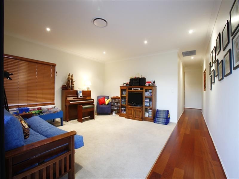 2 Ascot Crescent, Samford QLD 4520