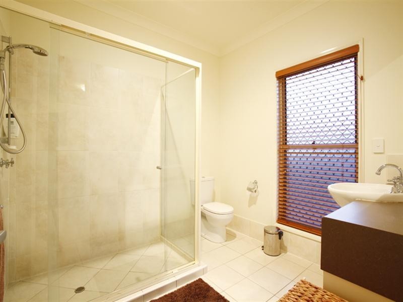 2 Ascot Crescent, Samford QLD 4520