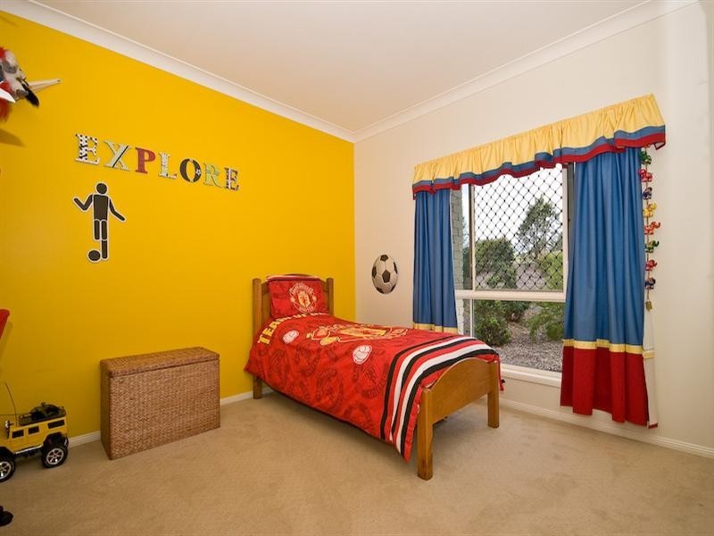 2 Ascot Crescent, Samford QLD 4520