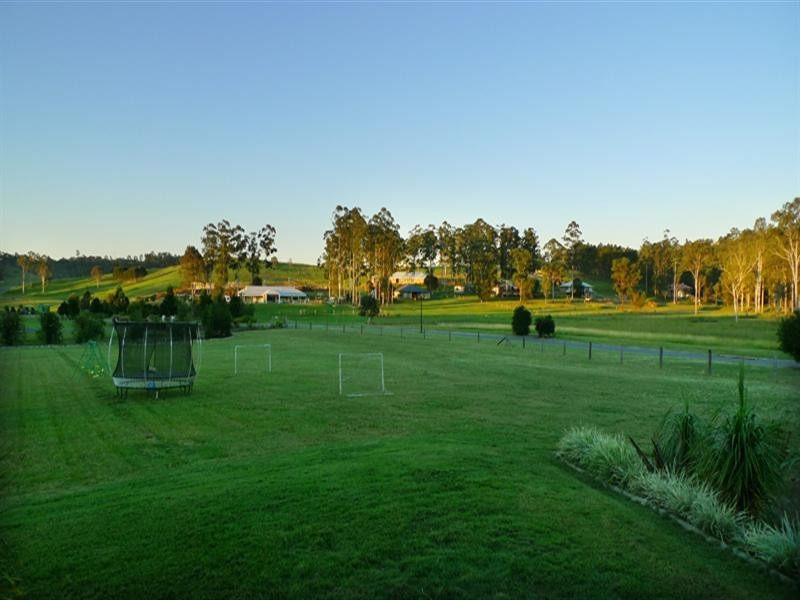 2 Ascot Crescent, Samford QLD 4520