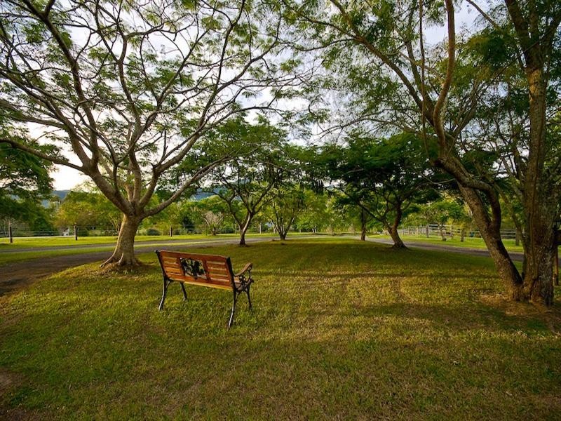 25 Westbourne Drive, Samford QLD 4520