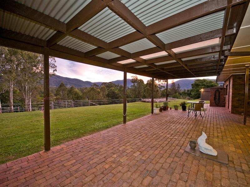 25 Westbourne Drive, Samford QLD 4520