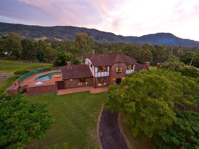 25 Westbourne Drive, Samford QLD 4520