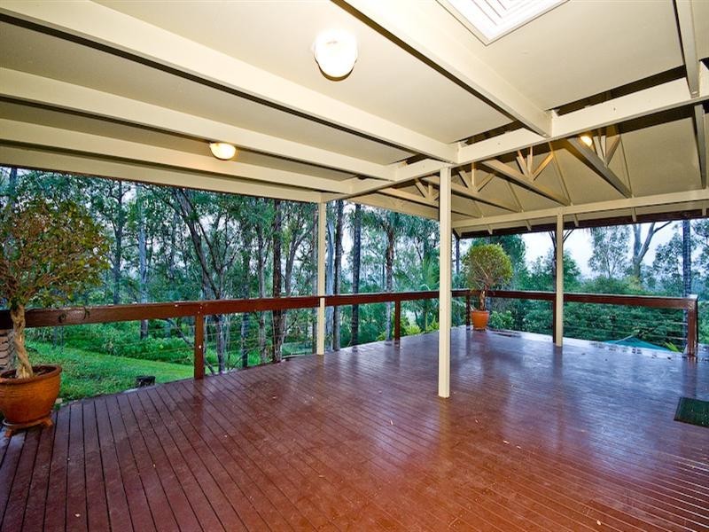 27 Nullamanna Road, Samford QLD 4520