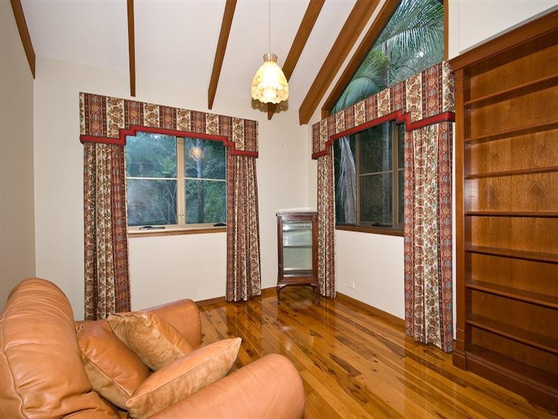 27 Nullamanna Road, Samford QLD 4520