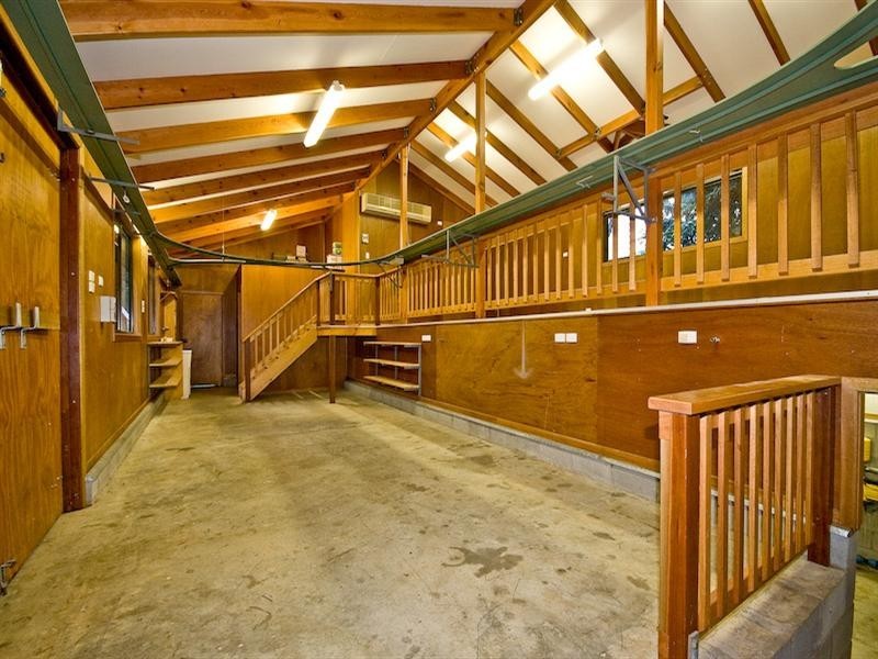 27 Nullamanna Road, Samford QLD 4520