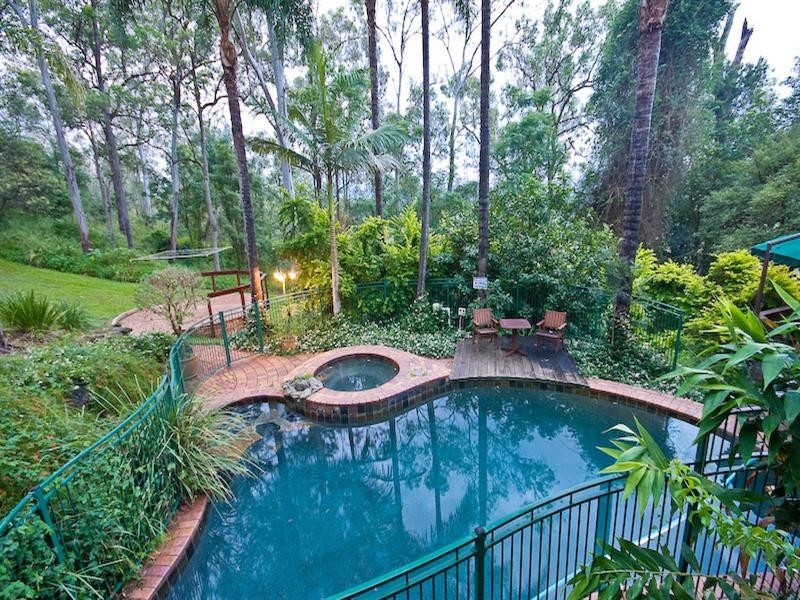 27 Nullamanna Road, Samford QLD 4520