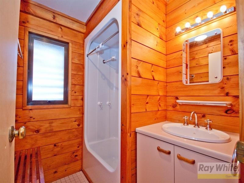 28 Buranda Road, Clear Mountain QLD 4500