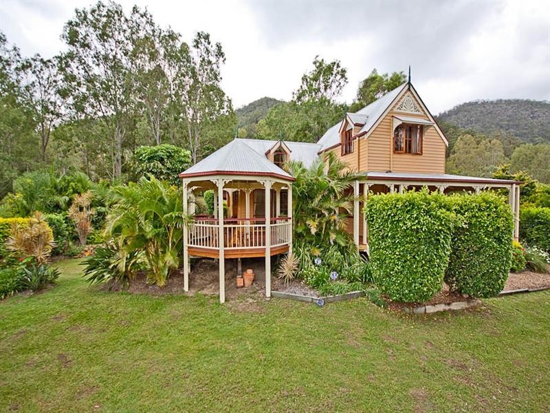 273 Foggs Road, Samford QLD 4520