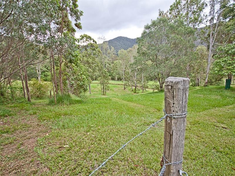 273 Foggs Road, Samford QLD 4520