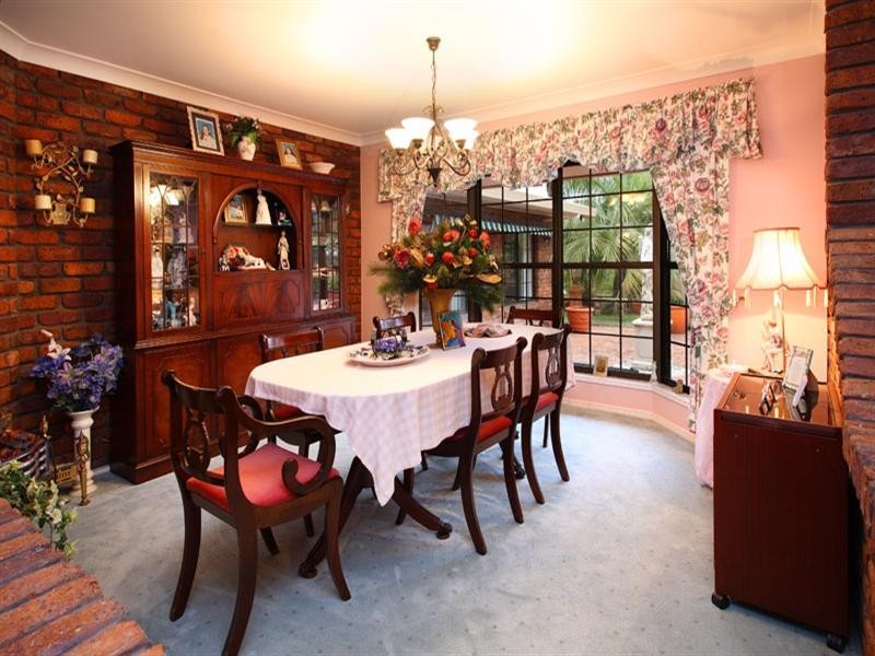 8 Dickens Place, Samford QLD 4520