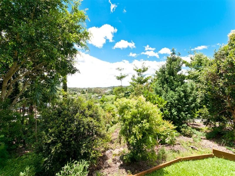 7 Woodview Street, Samford Valley QLD 4520