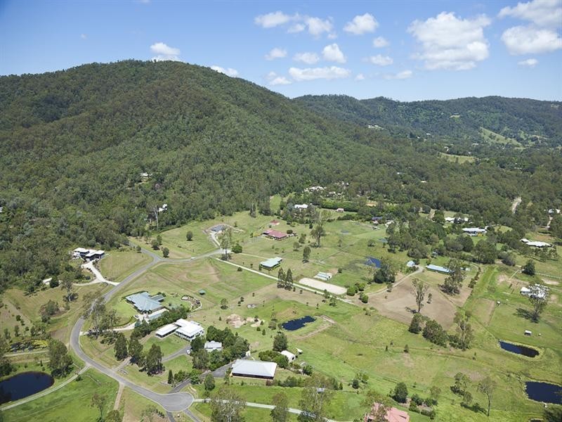 Camp Mountain QLD 4520